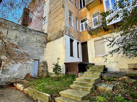 комерційна за адресою Гетьмана Петра Дорошенка вул. (Жовтнева), 30