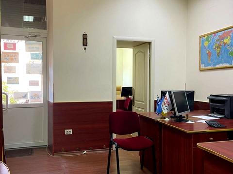 комерційна за адресою Гетьмана Петра Дорошенка вул. (Жовтнева), 30