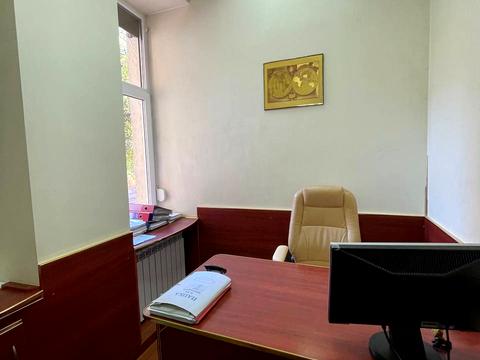 комерційна за адресою Гетьмана Петра Дорошенка вул. (Жовтнева), 30