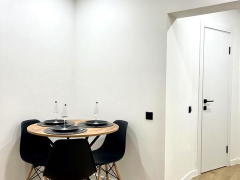 квартира за адресою Братиславська вул., 18-Б