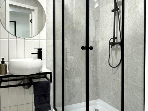 квартира за адресою Братиславська вул., 18-Б