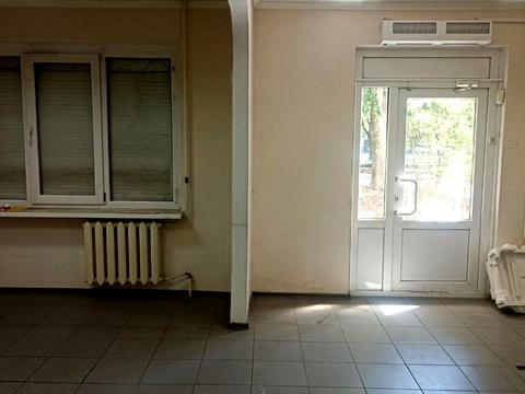 комерційна за адресою Князя Володимира Великого просп., 99