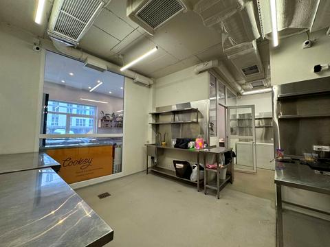 комерційна за адресою Тернопільська вул., 21