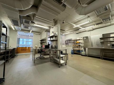 комерційна за адресою Тернопільська вул., 21