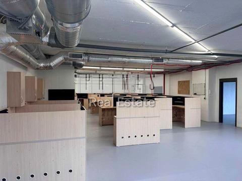 комерційна за адресою Дарницький бульв., 8-В