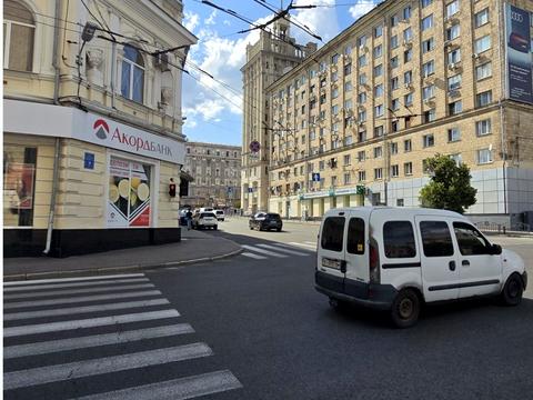 комерційна за адресою Харків, Кооперативна вул., 8