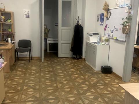 коммерческая по адресу Незалежності, 11