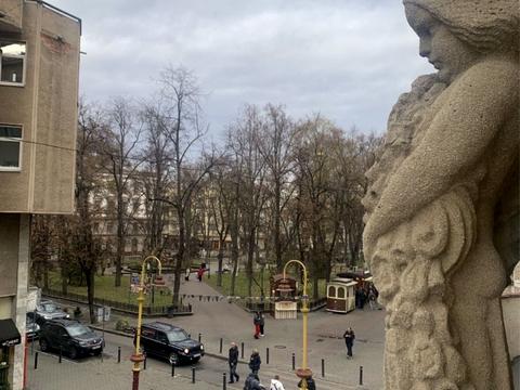 коммерческая по адресу Незалежності, 11