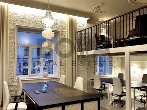 комерційна за адресою Саксаганського вул., 33