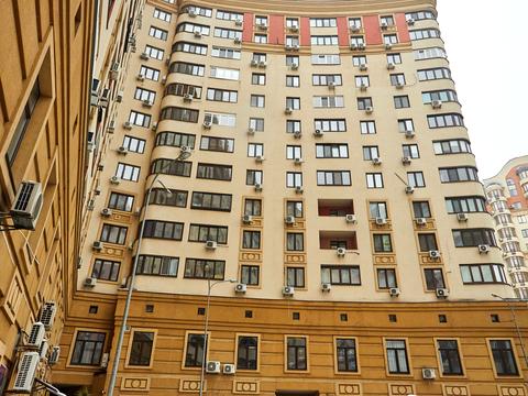 квартира за адресою В'ячеслава Чорновола вул., 27