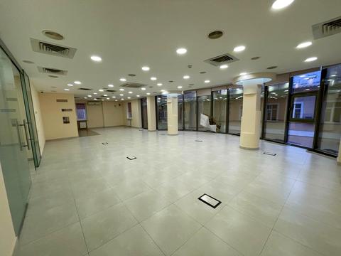 комерційна за адресою Київ, Басейна вул., 7