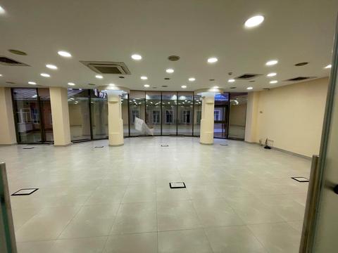 комерційна за адресою Київ, Басейна вул., 7