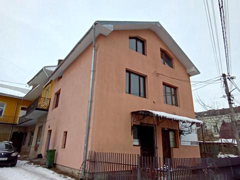 коммерческая по адресу Пантелеймона Куліша, 3