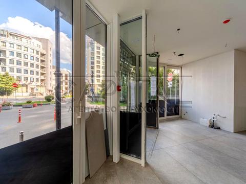 комерційна за адресою Андрія Верхогляда вул. (Михайла Драгомирова), 12