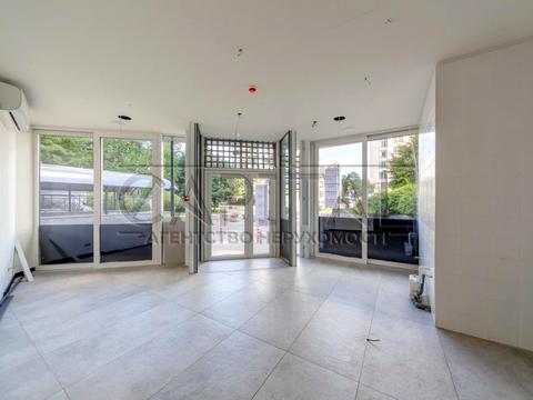 комерційна за адресою Андрія Верхогляда вул. (Михайла Драгомирова), 12