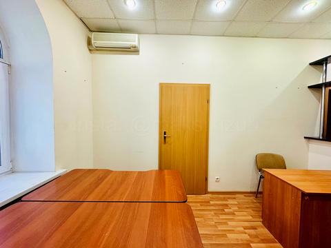 комерційна за адресою Київ, Лютеранська вул., 30