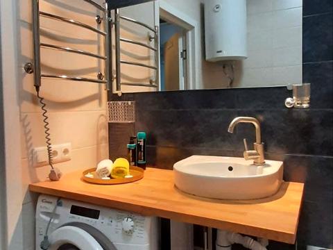 квартира за адресою Любомира Гузара просп. (Космонавта Комарова), 13