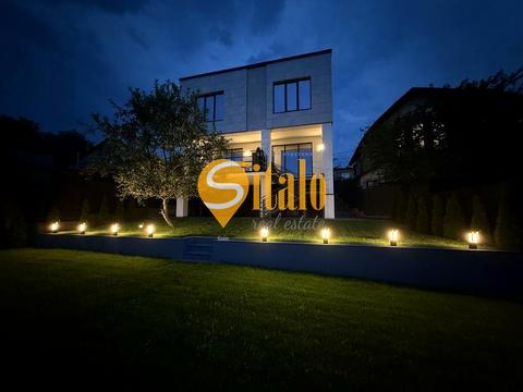 будинок за адресою Листопадна вул., 1-б/2