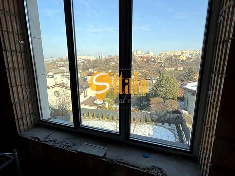 будинок за адресою Листопадна вул., 1-б/2