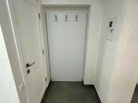 комерційна за адресою Набережно-Хрещатицька вул., 33