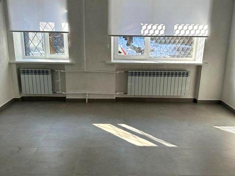 комерційна за адресою Набережно-Хрещатицька вул., 33