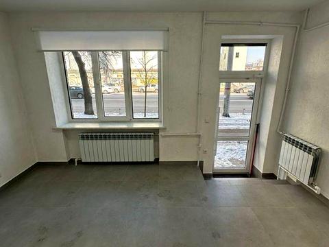 комерційна за адресою Набережно-Хрещатицька вул., 33