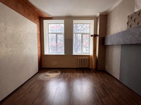 комерційна за адресою Київ, Межигірська вул., 32-А