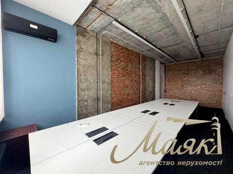 комерційна за адресою Київ, Євгена Коновальця вул. (Щорса), 44-А