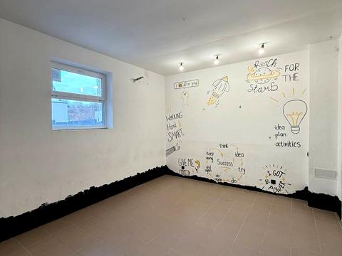 комерційна за адресою Володимира Великого вул. (Артема), 3