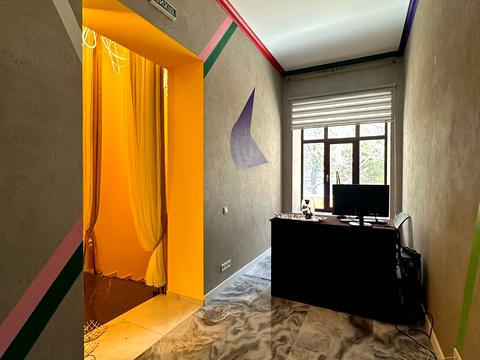 комерційна за адресою Затишна вул., 7