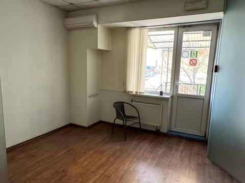 комерційна за адресою Березняківська вул., 36