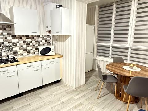 квартира за адресою Дорошенко вул., 10