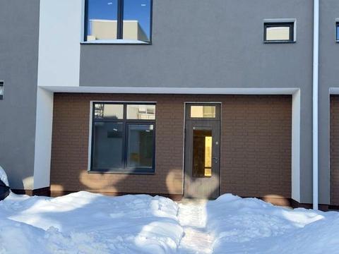 будинок за адресою Коновальця, 3