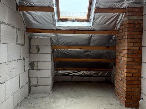 будинок за адресою с. Вишеньки, Ялтинська