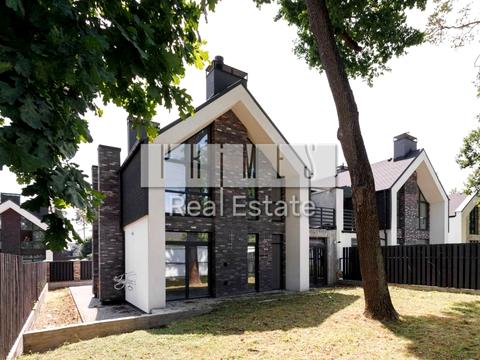 дом по адресу Евгения Коновальца ул.