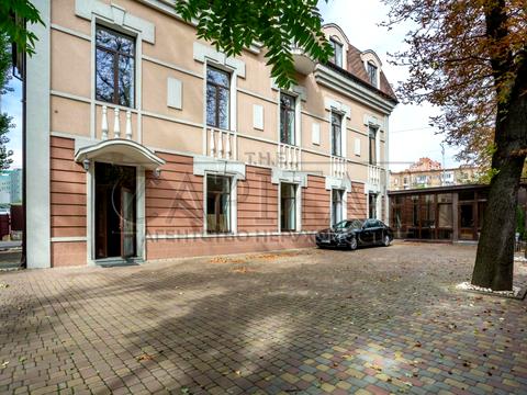 комерційна за адресою Київ, Жилянська вул., 97