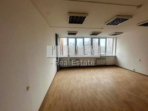 комерційна за адресою Ризька вул., 12