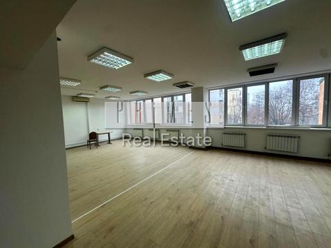 комерційна за адресою Ризька вул., 12