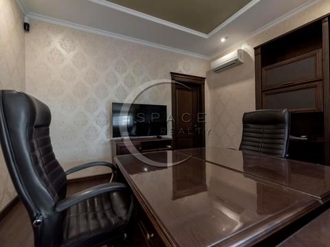 комерційна за адресою Антоновича вул. (Горького), 131