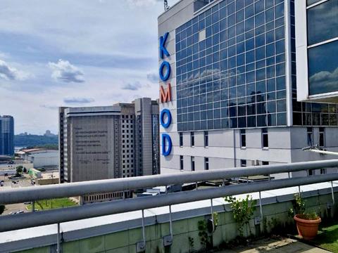 комерційна за адресою Митрополита Андрія Шептицького, 3