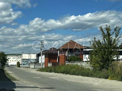 комерційна за адресою Велика Окружна вул., 1