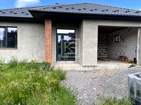 будинок за адресою Молодіжна