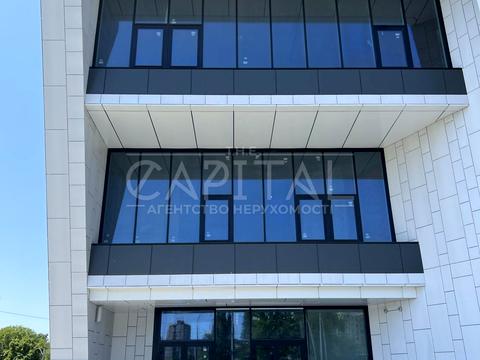 комерційна за адресою Київ, Берестейський просп. (Перемоги), 11 к2