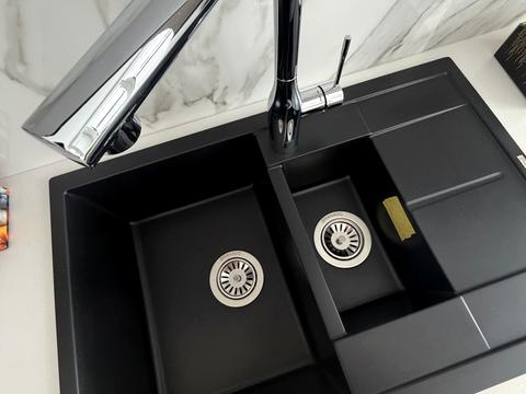 дом по адресу Молодіжна, 76