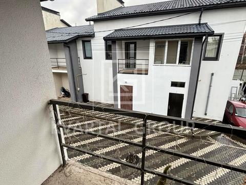 дом по адресу вул. Богдана Хмельницького, 1Є