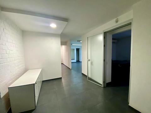 комерційна за адресою Володимира Вернадського вул. (Дзержинського), 35