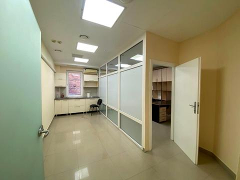 комерційна за адресою Басейна вул., 7