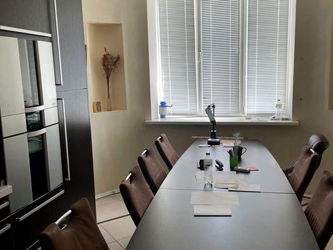 комерційна за адресою Євгена Коновальця вул. (Щорса), 32-Г