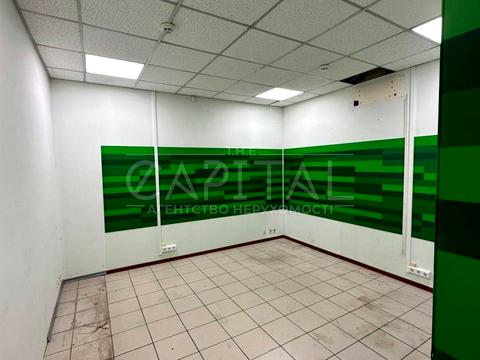 комерційна за адресою Левка Лук'яненка вул. (Маршала Тимошенка), 29