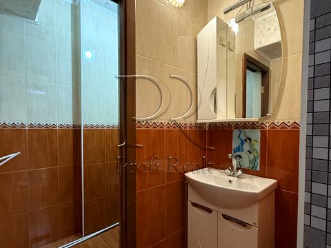 комерційна за адресою Київ, Здолбунівська вул., 9-Б